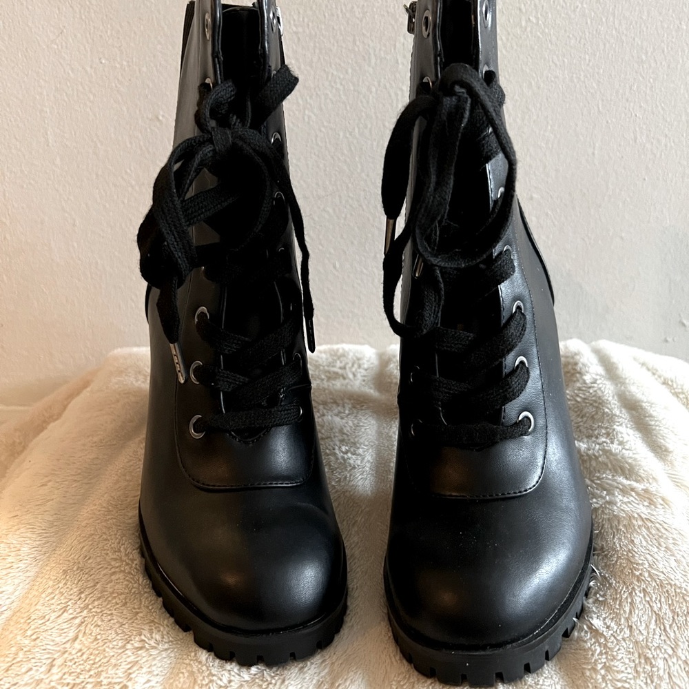 Jasper Lug Sole Laced -up - Bootie